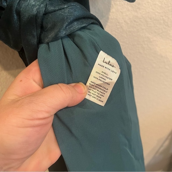 Lulu’s size small nwt dark green cold shoulder wrap dress - Picture 9 of 12